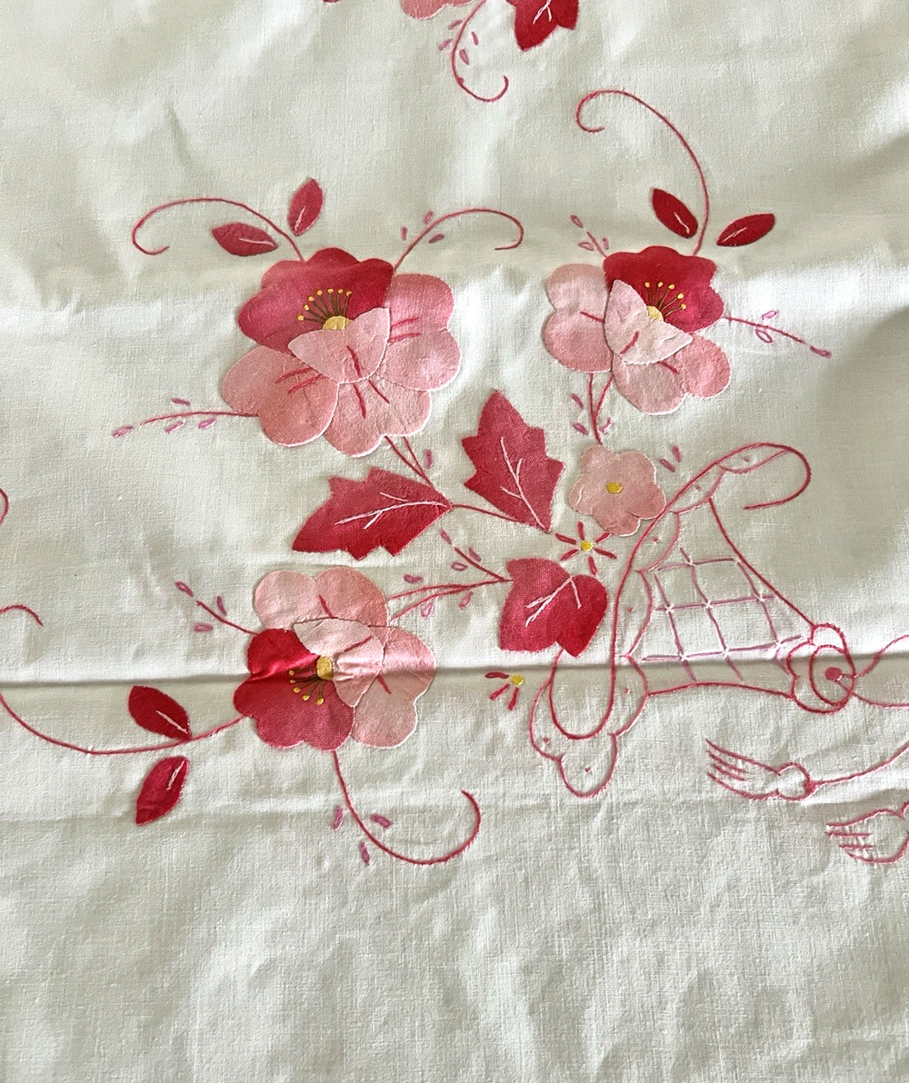 Vtg 80s Handmade Embroidered Applique Pink Flower Tablecloth 8 napkins 84x67 NEW